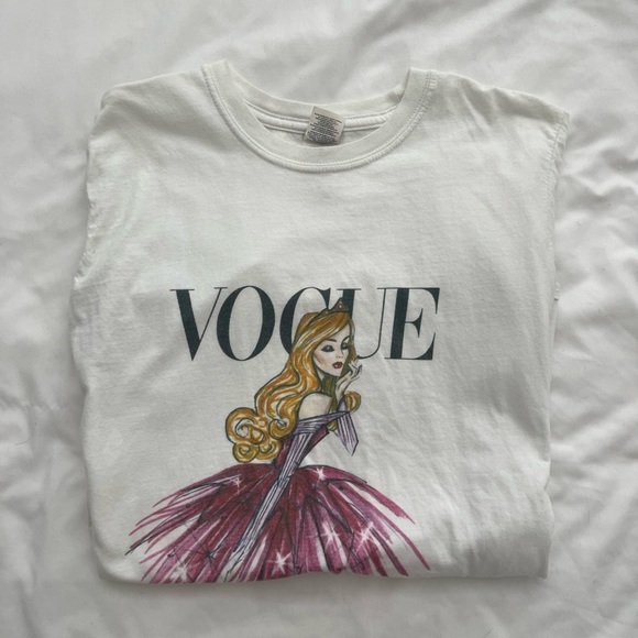 Vogue Sleeping Beauty Tshirt - Picture 2 of 2